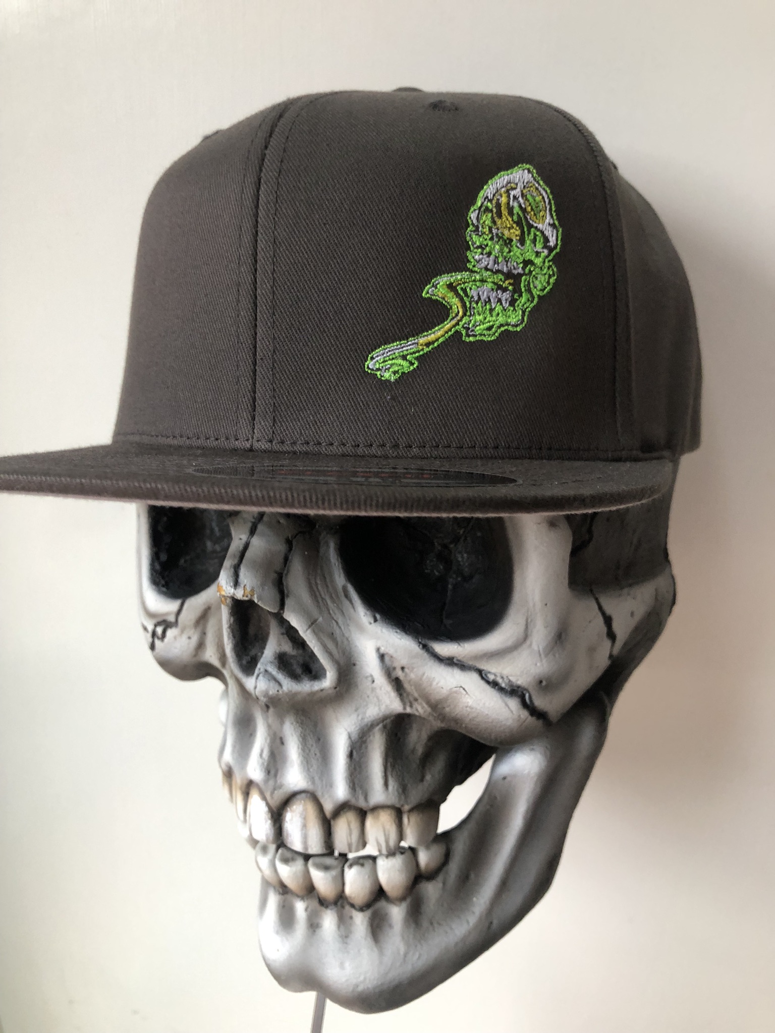 French Kiss Flat Bill